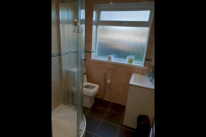 3 Bedroom Semi-Detached House To Rent In Hampden Road, London, HA3