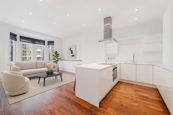 2 Bedroom Apartment To Rent In Frognal, Hampstead, NW3