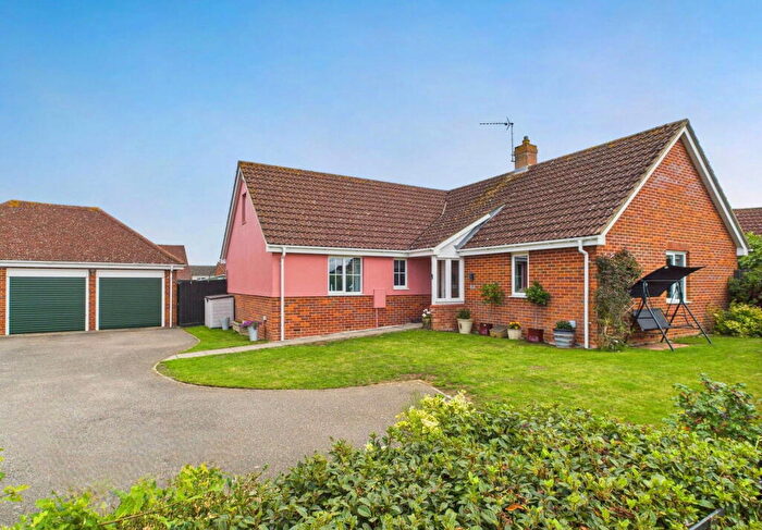 3 Bedroom Detached Bungalow For Sale In Potters Brook, Framlingham, Suffolk, IP13