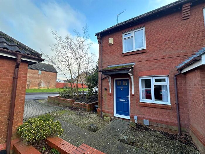 2 Bedroom End Of Terrace House For Sale In Blackthorn Mews, Chippenham, SN15