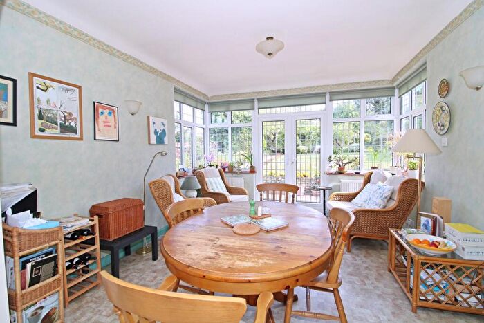 4 Bedroom Detached House For Sale In Oakwood Avenue, Beckenham, BR3