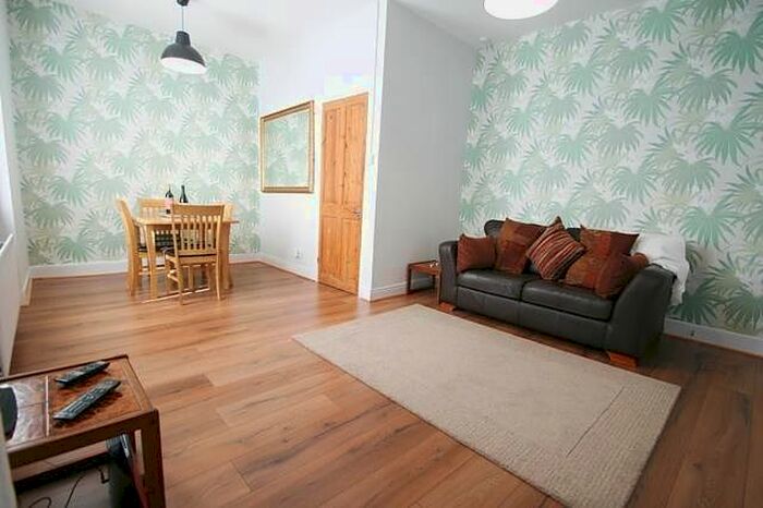 2 Bedroom Flat To Rent In Claremont South Avenue, Gateshead, NE8