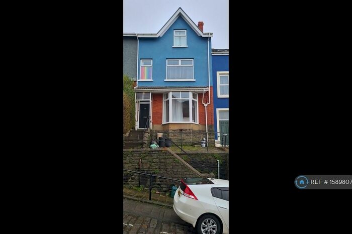 7 Bedroom Terraced House To Rent In Constitution Hill, Swansea, SA2