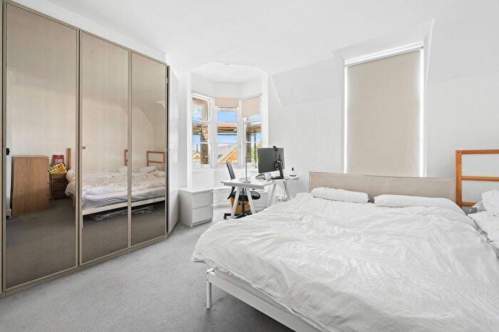 2 Bedroom Flat To Rent In Prince Arthur Road, London, NW3