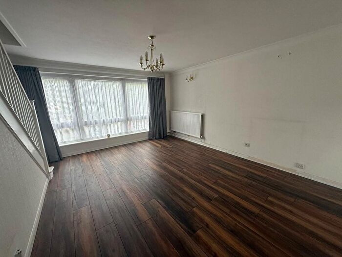 2 Bedroom Maisonette To Rent In Forris Avenue, Hayes, UB3