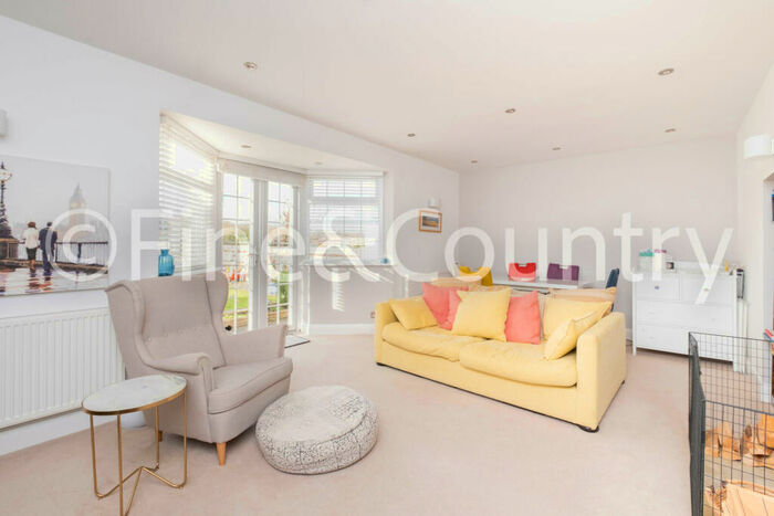 3 Bedroom Detached House To Rent In Tudor Close, Cheam, Sutton, SM3