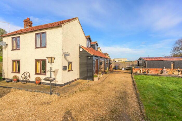 4 Bedroom Detached House For Sale In Ralphs Lane, Frampton, PE20