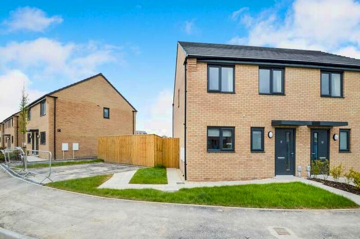 3 Bedroom Semi-Detached House To Rent In Canister Close, Alexandra Gardens, Hull, HU9