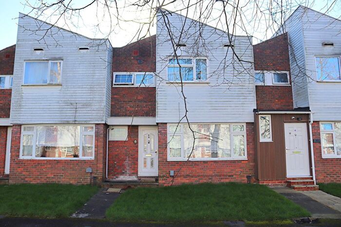 3 Bedroom Terraced House For Sale In Lulworth Close, Farnborough, GU14