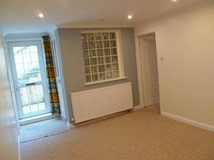2 Bedroom Flat To Rent In Holywell Road, Peppers Park, Liskeard, Cornwall, PL14