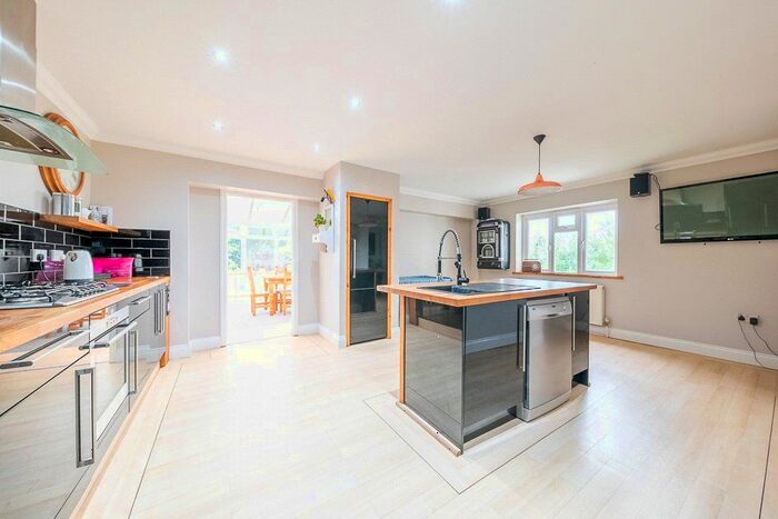 4 Bedroom Bungalow For Sale In Reigate Road, Hookwood, Horley, Surrey, RH6