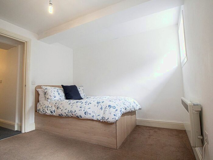 Studio To Rent In Clarendon Road, Leeds, LS2