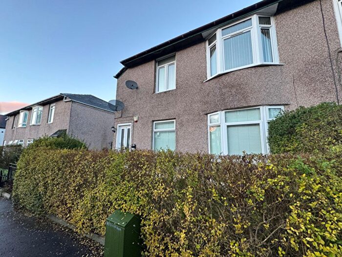 3 Bedroom Flat To Rent In Curtis Avenue, Kings Park, G44