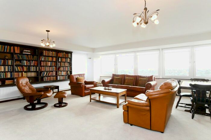 2 Bedroom Flat To Rent In Somerset Road, London, SW19