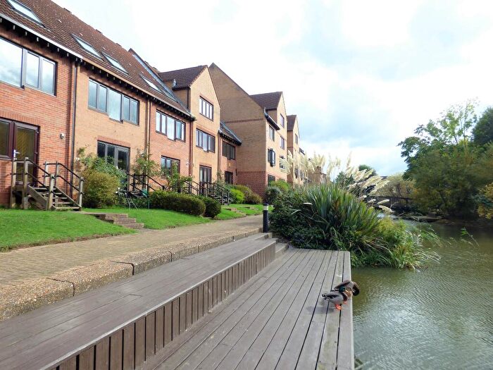 3 Bedroom House To Rent In Leerdam Drive, Tower Hamlets, London, E14