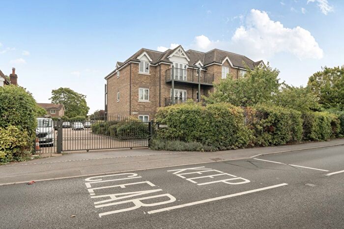 2 Bedroom Flat For Sale In Huntercombe Lane North, Taplow, Maidenhead, SL6