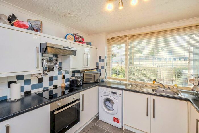 3 Bedroom Terraced House To Rent In Rodney Close, Birmingham, B16