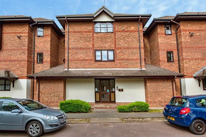 2 Bedroom Flat For Sale In Osbourne Road, Dartford, Kent, DA2