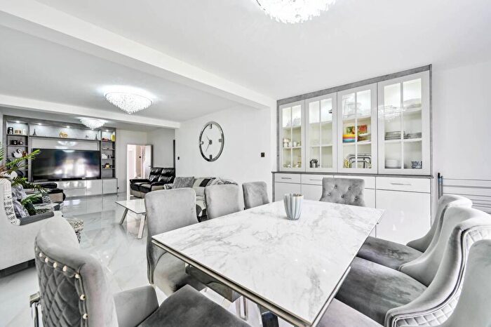 5 Bedroom Bungalow For Sale In Pool Road, West Molesey, KT8