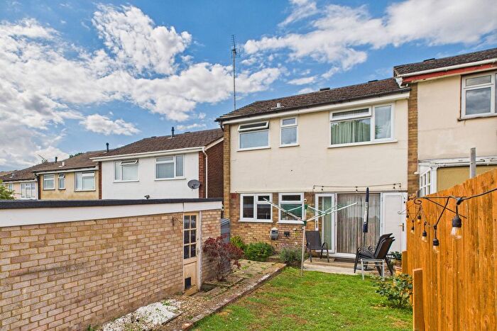 3 Bedroom Semi-Detached House For Sale In Long Chaulden, Hemel Hempstead, HP1