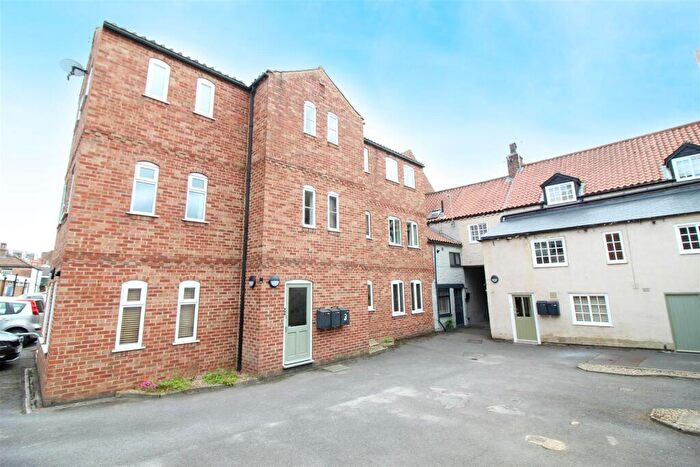 1 Bedroom Apartment For Sale In Saracen's Court, North Street, Ripon, HG4