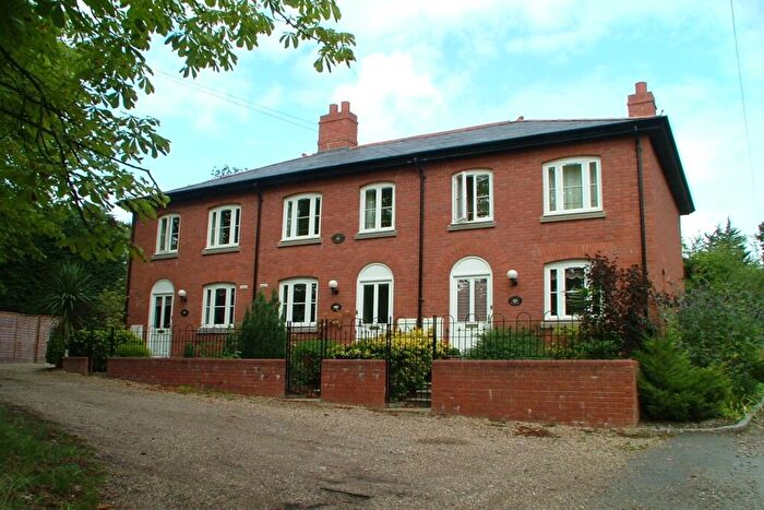 2 Bedroom House To Rent In Canhurst Lane, RG10