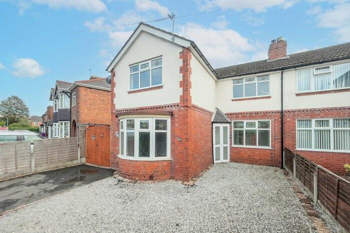 3 Bedroom Semi-Detached House To Rent In Holland Road, Bilston, WV14