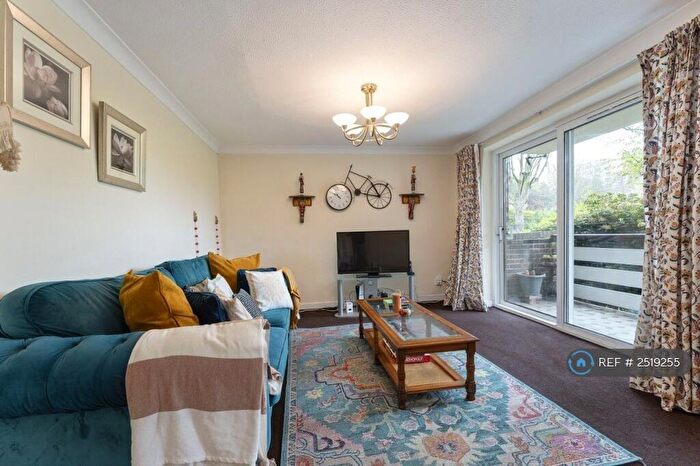 2 Bedroom Flat To Rent In Manor Park Road, Sutton, SM1