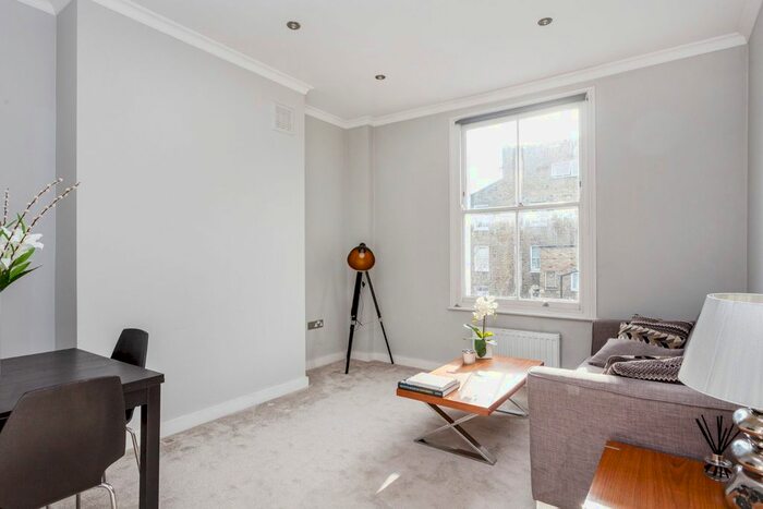 2 Bedroom Flat To Rent In Englefield Road, Islington, London, N1