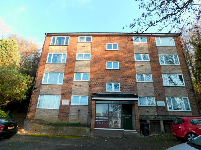 2 Bedroom Flat To Rent In Crescent Rise, Luton, Beds LU2