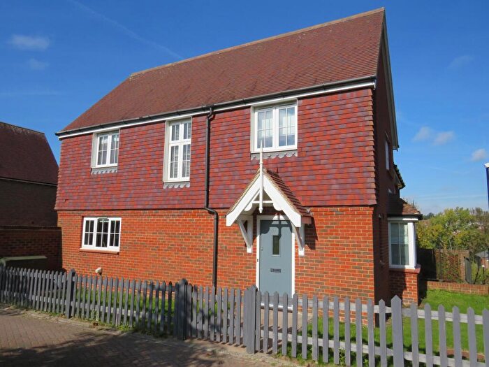 4 Bedroom Semi-Detached House To Rent In Kingfisher Drive, Haywards Heath, RH16