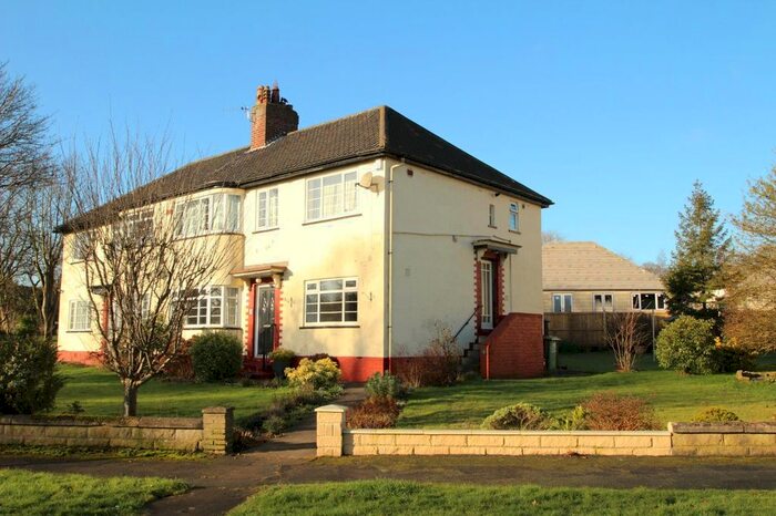 2 Bedroom Flat To Rent In Rothbury Gardens, Leeds, West Yorkshire, Uk, LS16