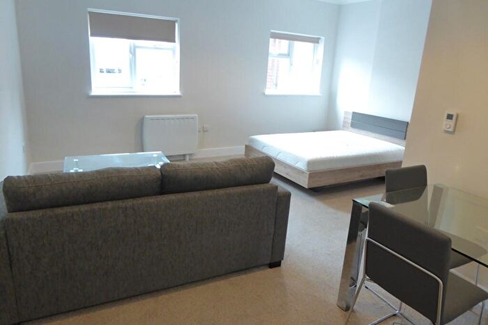 Studio To Rent In West Street, Reading, RG1