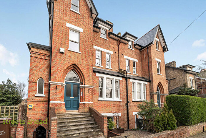 1 Bedroom Apartment For Sale In Maberley Road, London, SE19