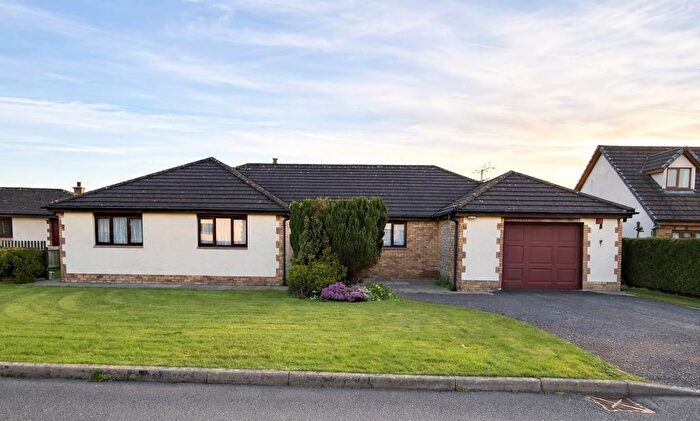 3 Bedroom Bungalow For Sale In Golwg Y Mynydd, Llangadog, SA19