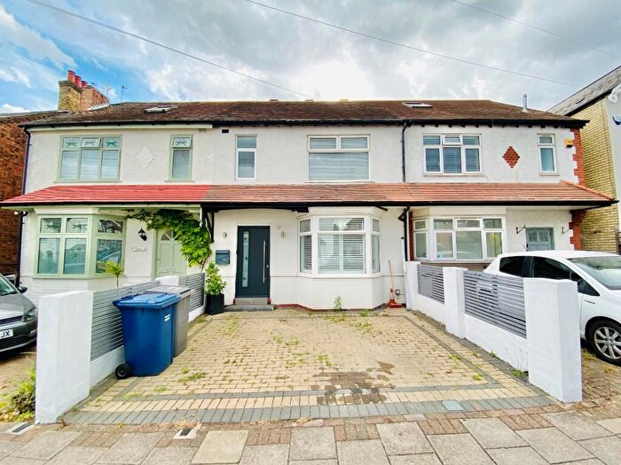 3 Bedroom Terraced House To Rent In Brookhill Road, East Barnet, EN4