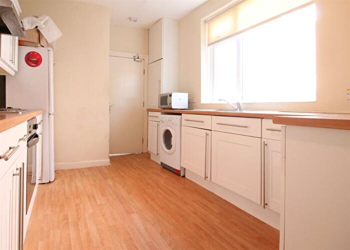 5 Bedroom Terraced House To Rent In Heaton Grove, Heaton, Newcastle Upon Tyne, NE6