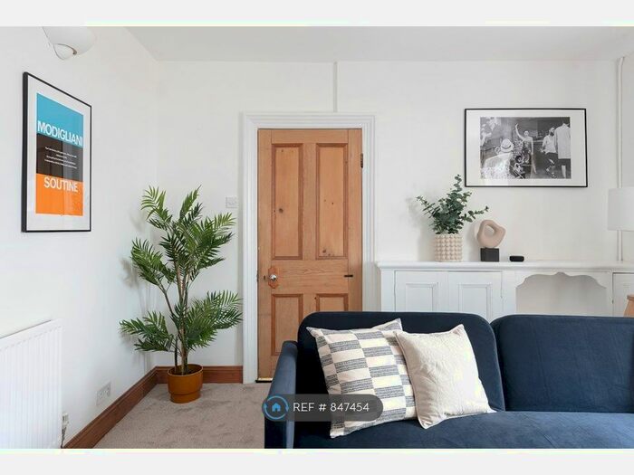 2 Bedroom Flat To Rent In Ground Floor, Cardiff CF11