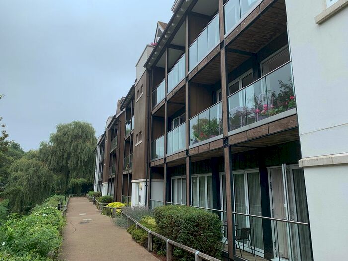 2 Bedroom Mobile/park Home To Rent In The Rope Walk, Canterbury, CT1