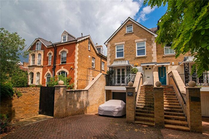 4 Bedroom Detached House For Sale In St. Margarets Road, Twickenham, TW1