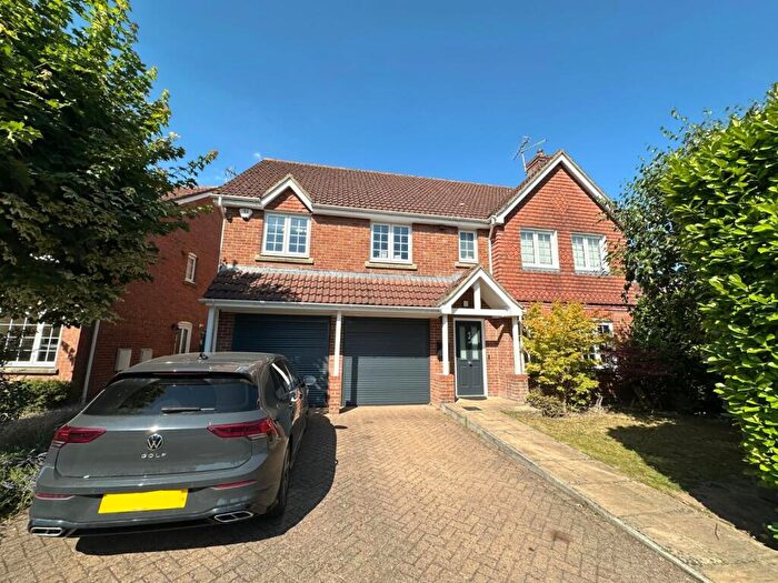 5 Bedroom Detached House For Sale In Shipley Close, Alton, Hampshire, GU34