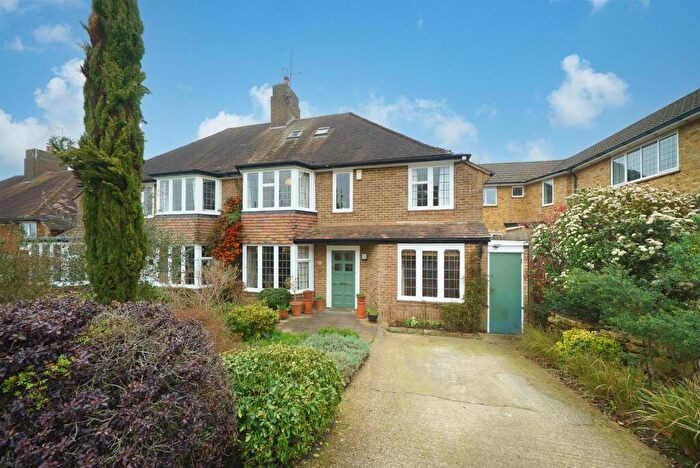 5 Bedroom Semi Detached House For Sale In Townsend Drive, St. Albans, AL3