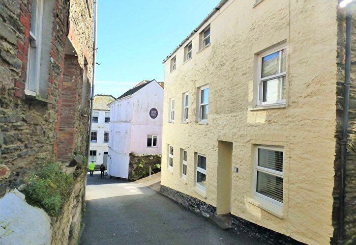 2 Bedroom Flat To Rent In Lostwithiel Street, Fowey, PL23