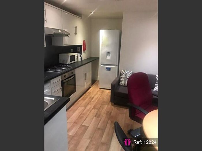 3 Bedroom Apartment To Rent In Surbiton Road, Kingston Upon Thames, KT1