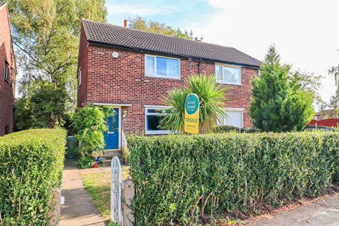 2 Bedroom Semi-detached House For Sale In Ivy Lane, Wakefield, WF1