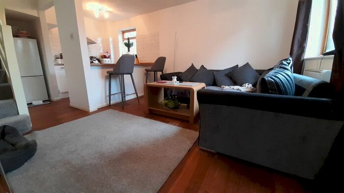 1 Bedroom Flat To Rent In Rotherwood Close, London, SW20