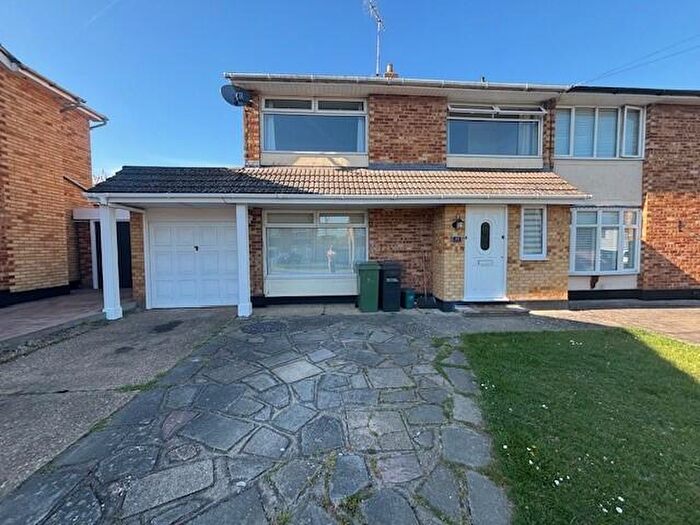 3 Bedroom House To Rent In Chelmer Road, CM8