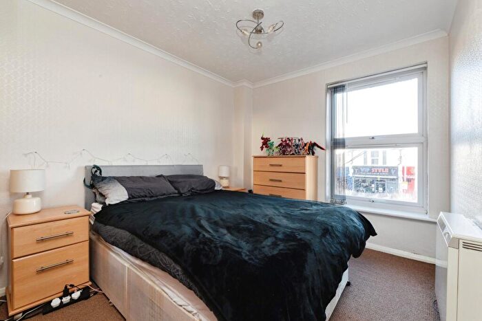 1 Bedroom Flat To Rent In Latchingdon Court, Forest Road, Walthamstow, London, E17
