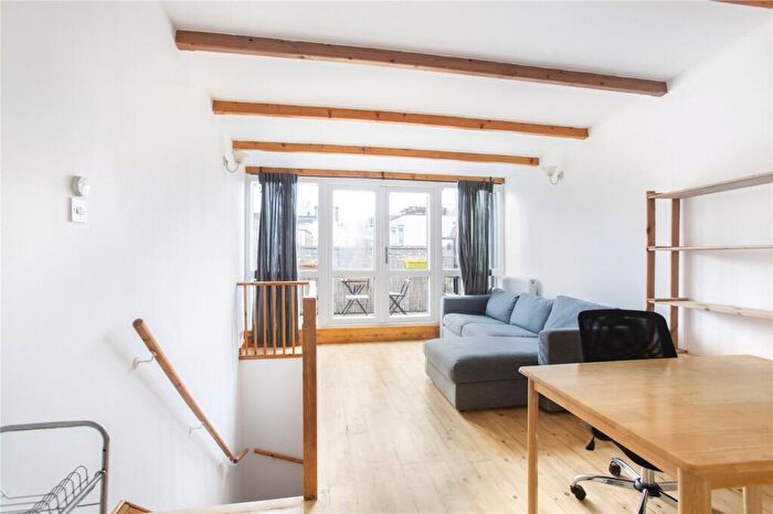 2 Bedroom Maisonette To Rent In Retford Street, Hoxton, London, N1