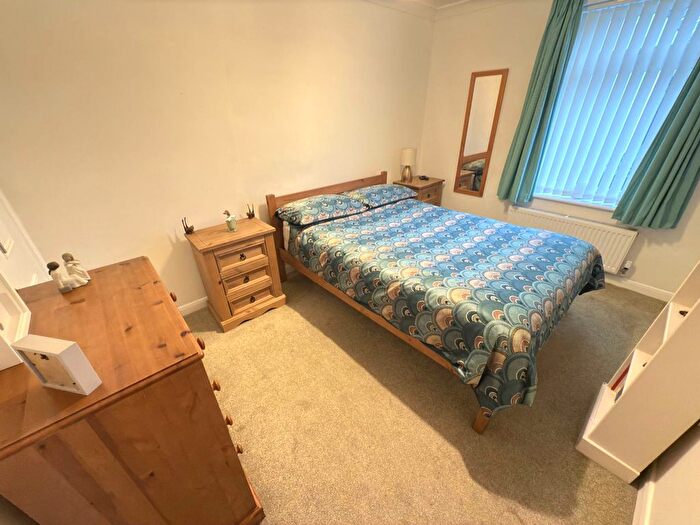 2 Bedroom Flat For Sale In Cranford Avenue, Exmouth, EX8
